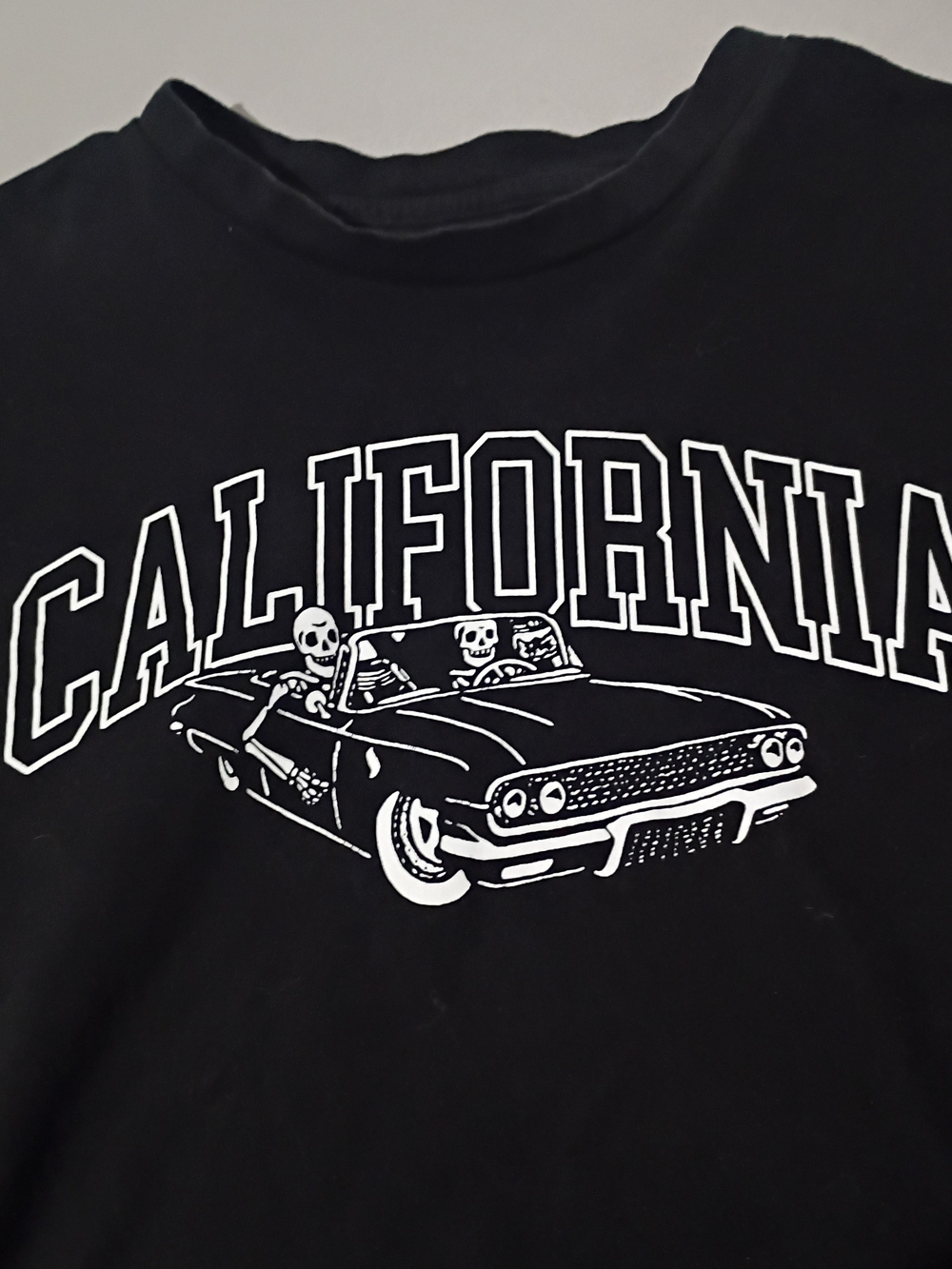 Black 'California' Skeleton Low Rider Graphic Crop Top - Women's XS